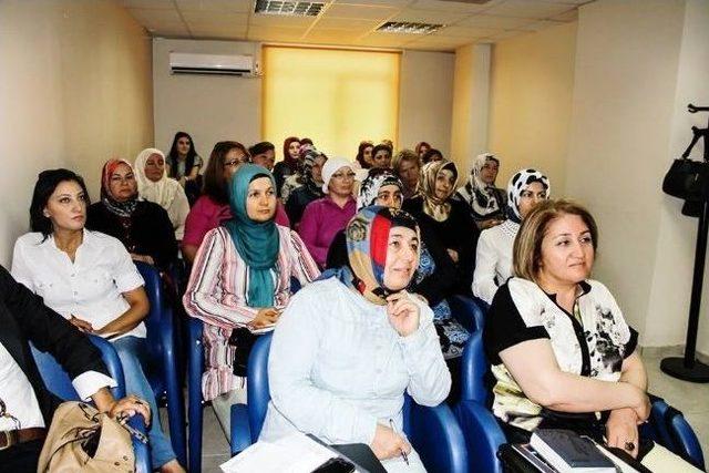 Ak Parti li Kadınlara Siyasette Etkili İletişim Semineri 1