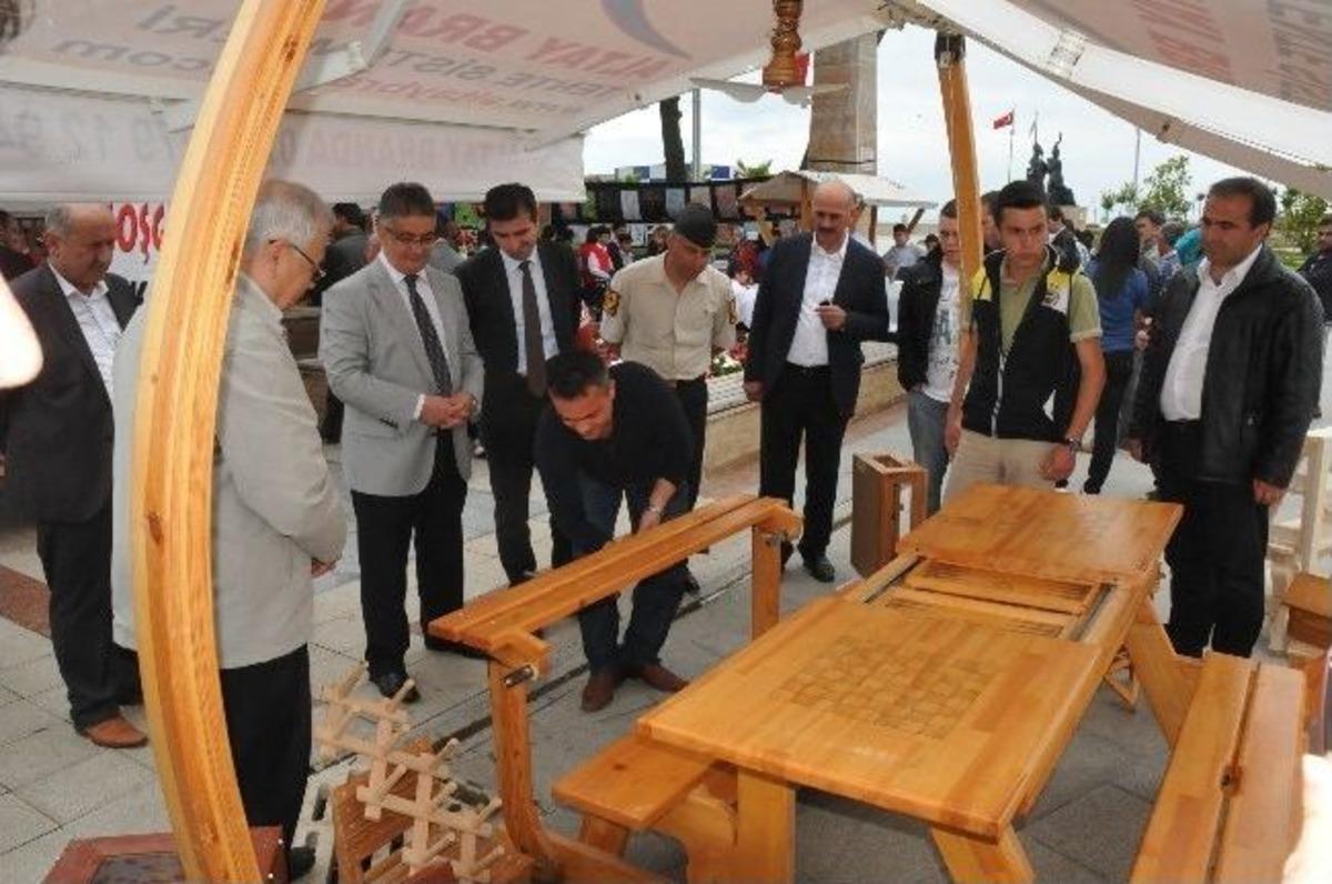 Ak&ccedil;akoca'da Okullar Arası Yıl Sonu Proje Ve Tasarım Sergisi A&ccedil;ıldı