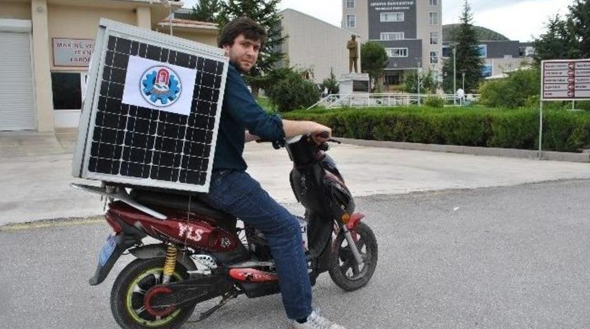 G&uuml;neşle &Ccedil;alışan Motosiklet Yaptı
