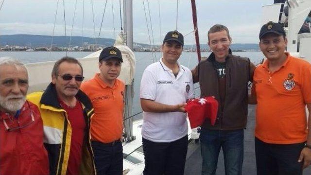 Bayrağı Yıpranan Yata Yeni Bayrak 2