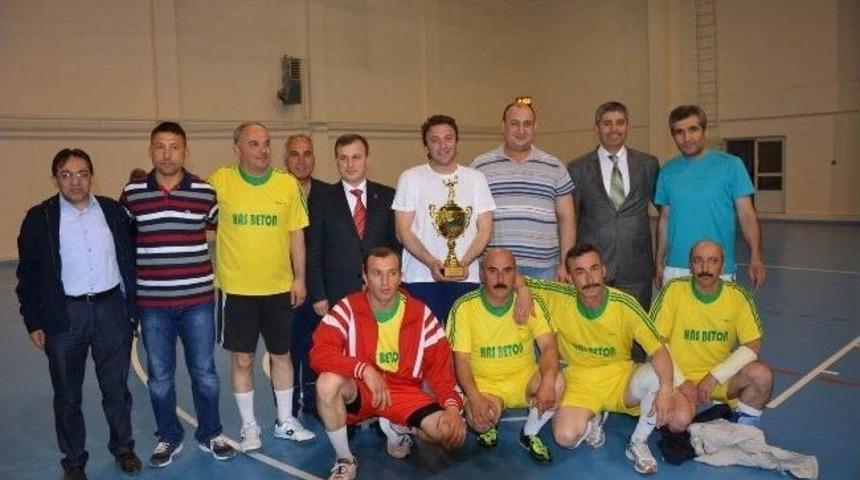 Suşehri&rsquo;nde Voleybol Turnuvası D&uuml;zenlendi
