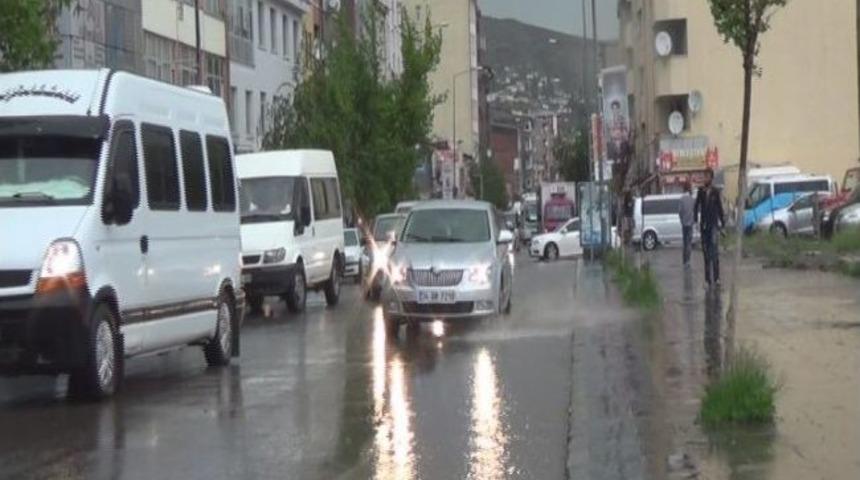 Kars&rsquo;ta Yağmur Etkili Oluyor