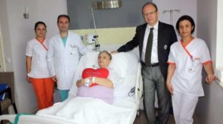 Nakilli Hastanın Aort Kapağı K&uuml;&ccedil;&uuml;k Kesi İle Değiştirildi