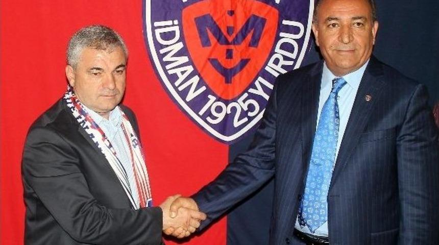 Rıza &Ccedil;alımbay Mersin İdmanyurdu'na İmzayı Attı