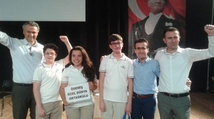 &Ouml;zel D&uuml;nya, İzmir&rsquo;de İlk &Uuml;&ccedil;te