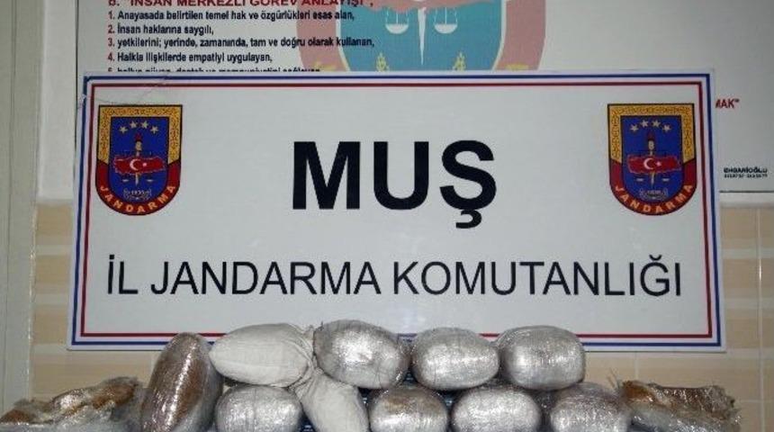 Jandarmadan Silah Ve Uyuşturucu Operasyonu