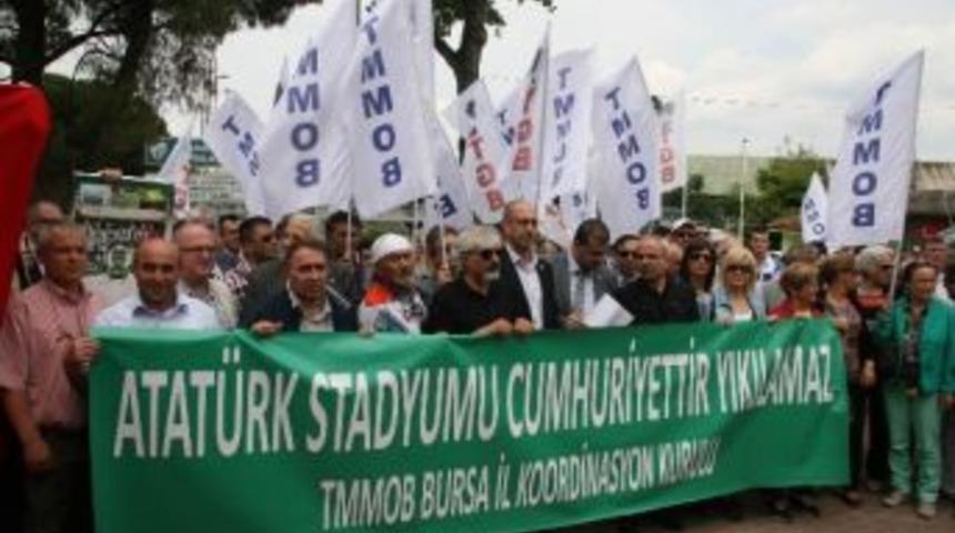 Atat&uuml;rk Stadyumu'nun Yıkılmasına Tepki