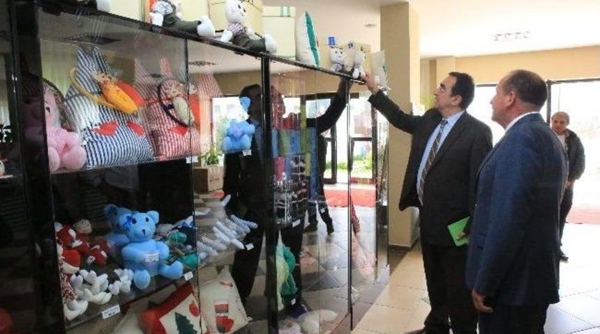 Başkan Duruay L&ouml;semili &Ccedil;ocuklar K&ouml;y&uuml;'n&uuml; Ziyaret Etti