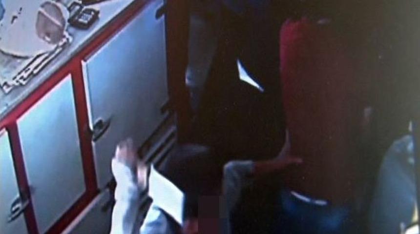 11 Yaşındaki &Ccedil;ocuk B&ouml;yle Bı&ccedil;akladı