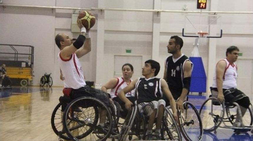 Balıkesir Belediyespor Ligi Galibiyet İle Tamamladı