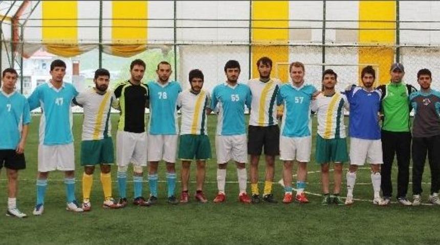 Nıke Halı Saha Ligi Kupasını Ar&uuml; Kaldırdı