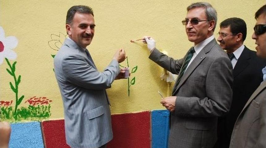 Protokolden Duvar Resmi