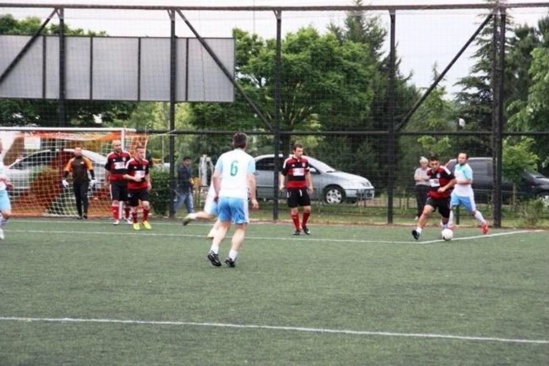 Birimler Arası Futbol Turnuvasında Yarı Final Heyecanı