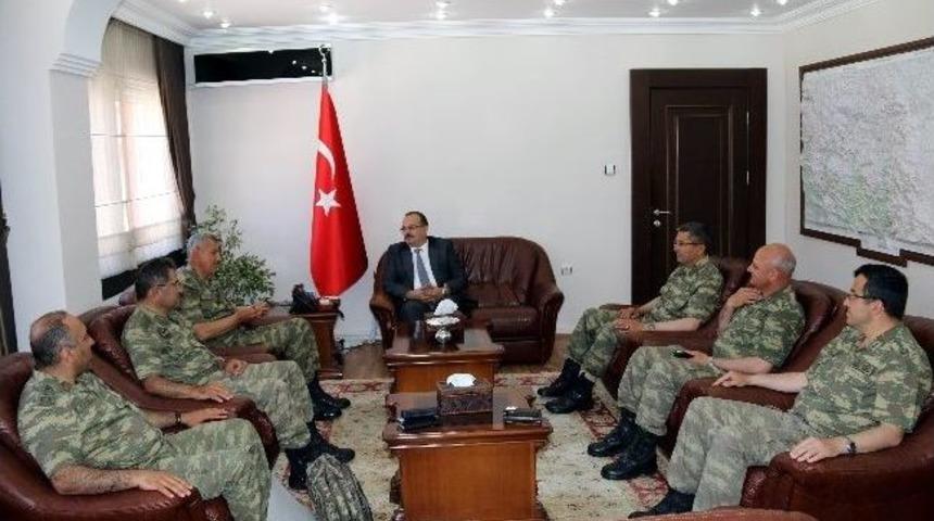 T&uuml;mgeneral Okkan&rsquo;dan Vali Canbolat&rsquo;a Ziyaret