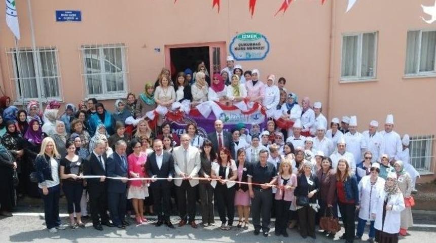 İzmek Kurslarında Renkli G&ouml;r&uuml;nt&uuml;ler