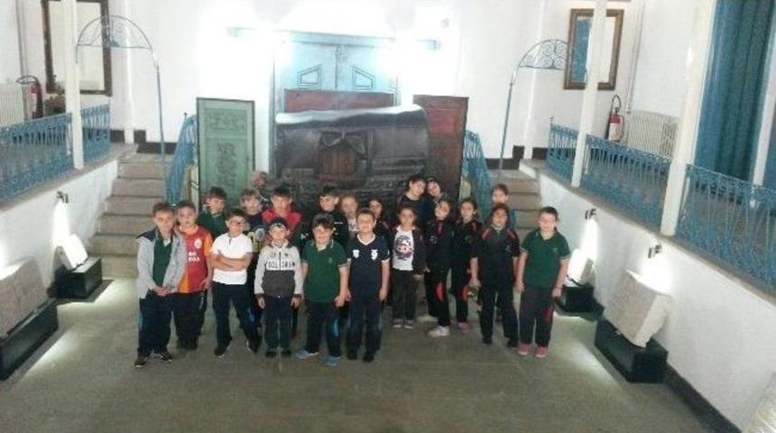 Yozgat &Ouml;zel Ergin Koleji &Ouml;ğrencileri M&uuml;zeyi Gezdi
