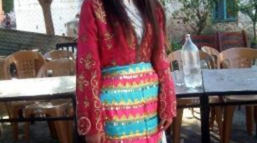 Gen&ccedil; Kızın 150 Yıllık Kıyafeti İlgi G&ouml;rd&uuml;