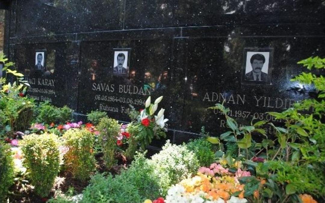 Savaş Buldan Mezarı Başında Anıldı