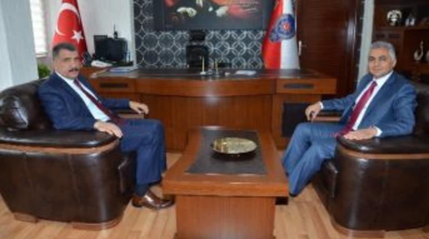 Başkan Selahattin G&uuml;rkan'dan İl Emniyet M&uuml;d&uuml;r&uuml; &Ouml;mer Urhal&rsquo;a Ziyaret