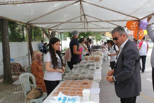 Korkuteli Sağlık Meslek Lisesi'nde Kermes