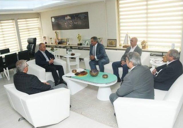 Başkan Erg&uuml;n T&uuml;rk İş Sendikası&rsquo;nı Ağırladı 1