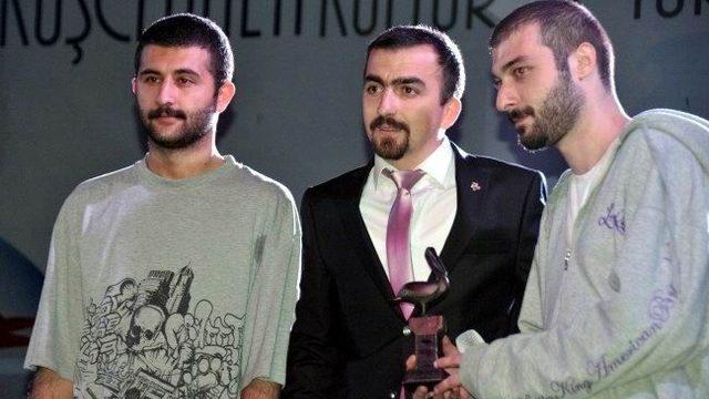 Sansar Salvo Hayranları İle Buluştu