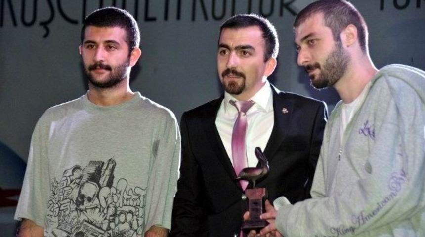 Sansar Salvo Hayranları İle Buluştu