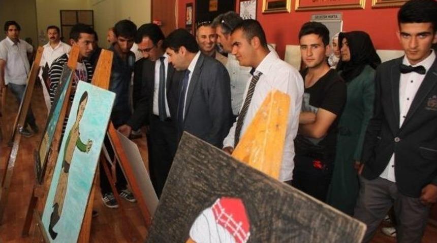 Mehmet Akif Ersoy Anadolu Lisesi &Ouml;ğrencilerinden Sergi