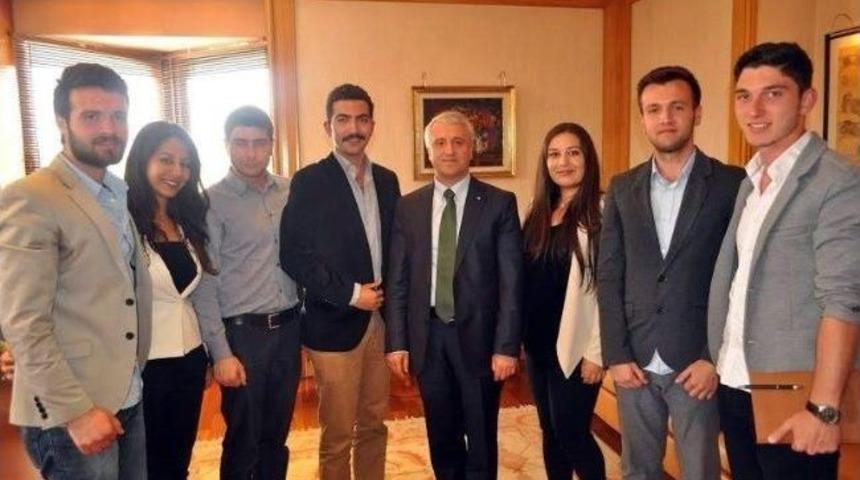 Kariyer Kul&uuml;b&uuml;&rsquo;nden Rekt&ouml;r G&uuml;ndoğan&rsquo;a Ziyaret