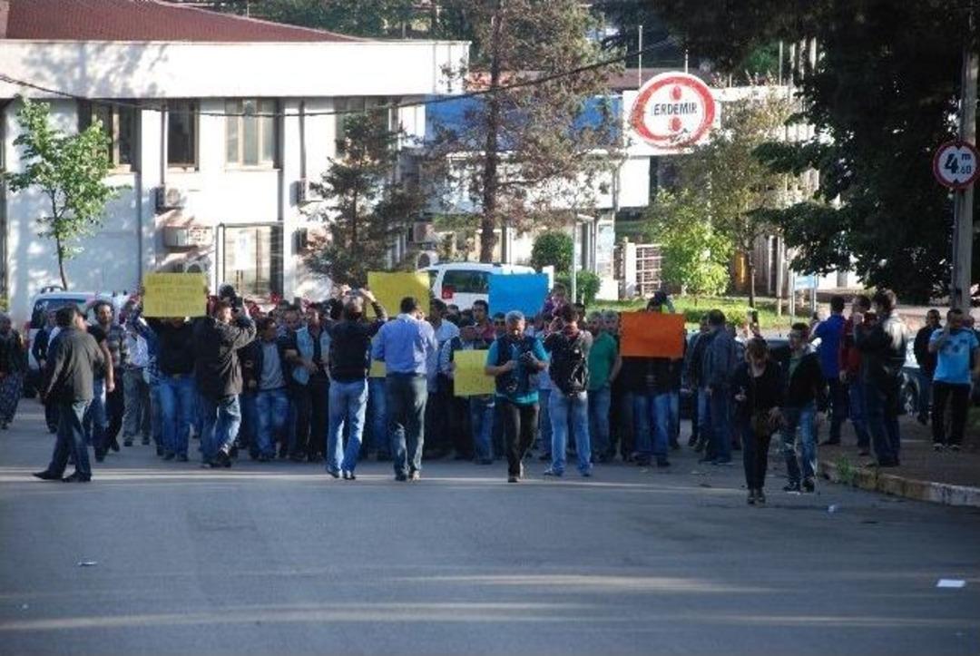 Erdemir Liman İş&ccedil;ileri Ve Ailelerinden Protesto Y&uuml;r&uuml;y&uuml;ş&uuml;