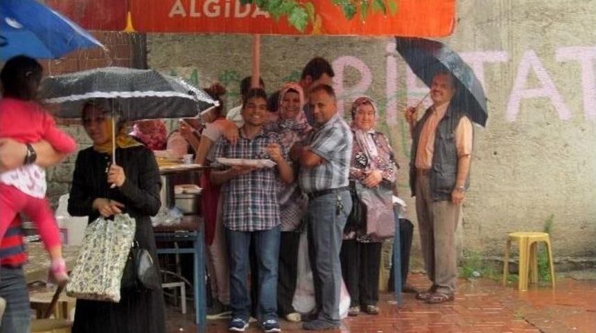 Balıkesir'de Aşırı Yağmur D&uuml;ğ&uuml;nc&uuml;leri Vurdu