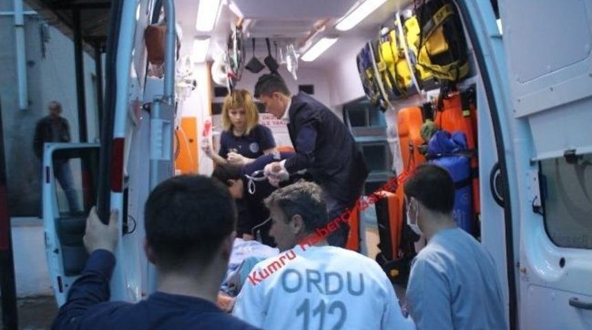 Salıncak İpi Boğazına Dolanan &Ccedil;ocuk Son Anda Kurtarıldı