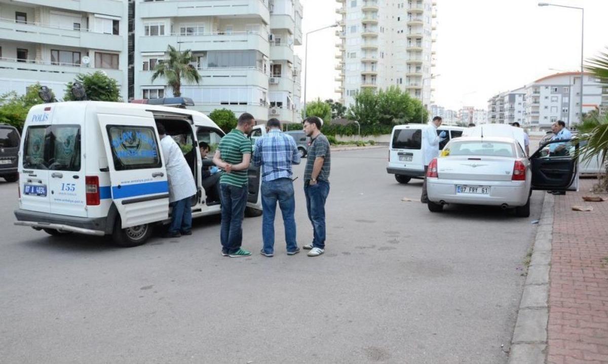 Antalya'da Silahlı Kavga:1 &Ouml;l&uuml;, 3 Yaralı
