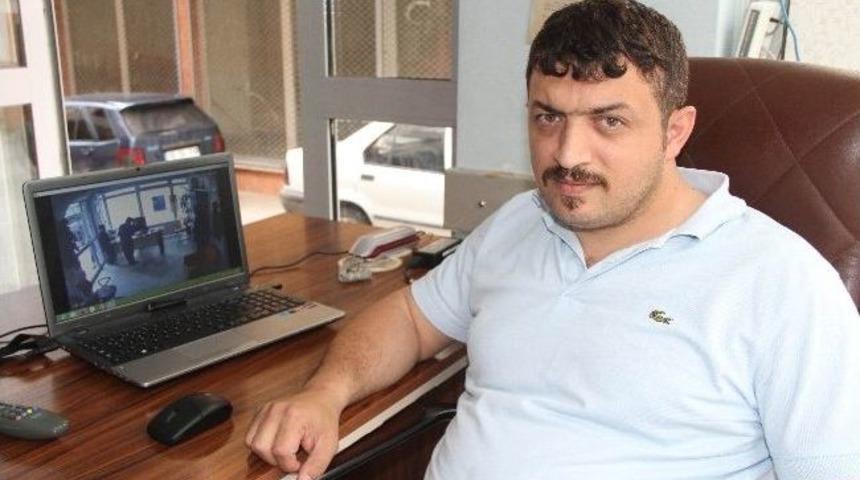 (&ouml;zel Haber) "kolum Kırıldı" Diyerek Sağlık G&ouml;revlisinin Telefonunu &Ccedil;alan &Ccedil;ocuklar Kameralara Yakalandı