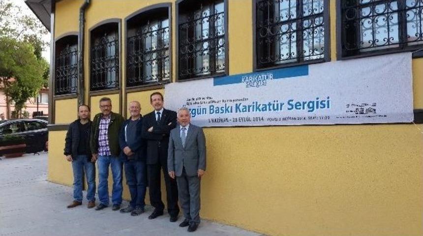 Sezonun Son Karikat&uuml;r Sergisi '&ouml;zg&uuml;n Baskı Karikat&uuml;rleri Sergisi''