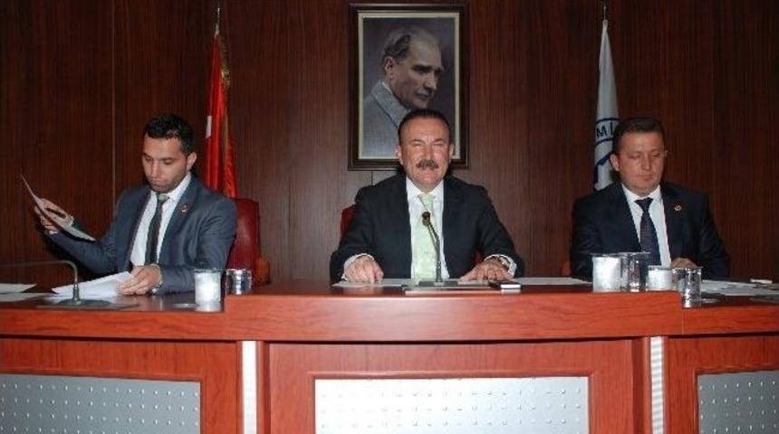 İzmit Belediye Meclisi&rsquo;nde Soma İ&ccedil;in Saygı Duruşu