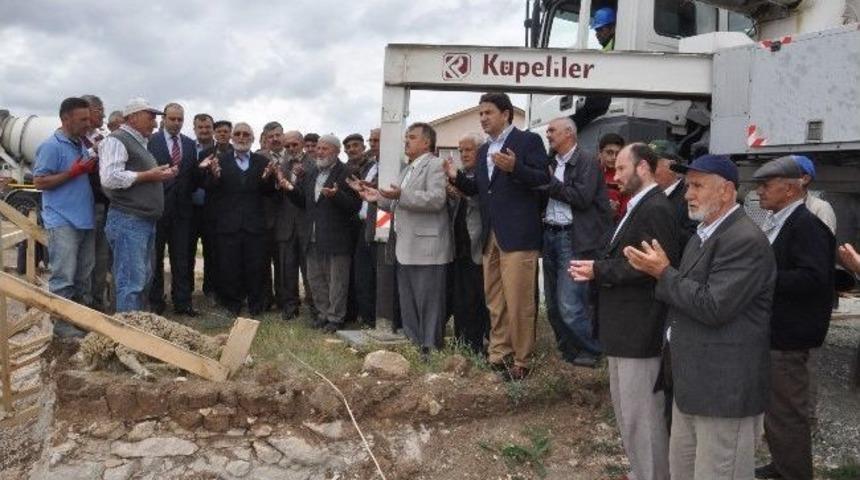 Saray&ouml;ren Mahallesine Yapılacak Yeni Caminin Temeli Atıldı