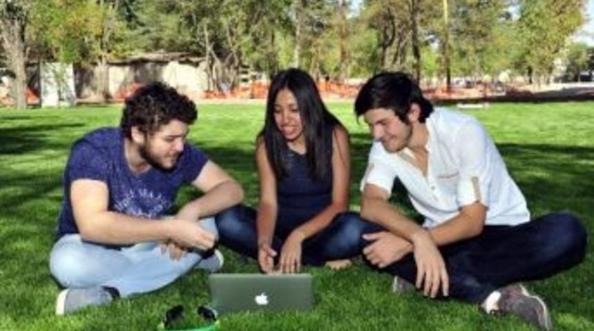 Ag&uuml;&rsquo;de Uluslararası &ldquo;gen&ccedil;lik İstihdamı Sorunları'' Sempozyumu