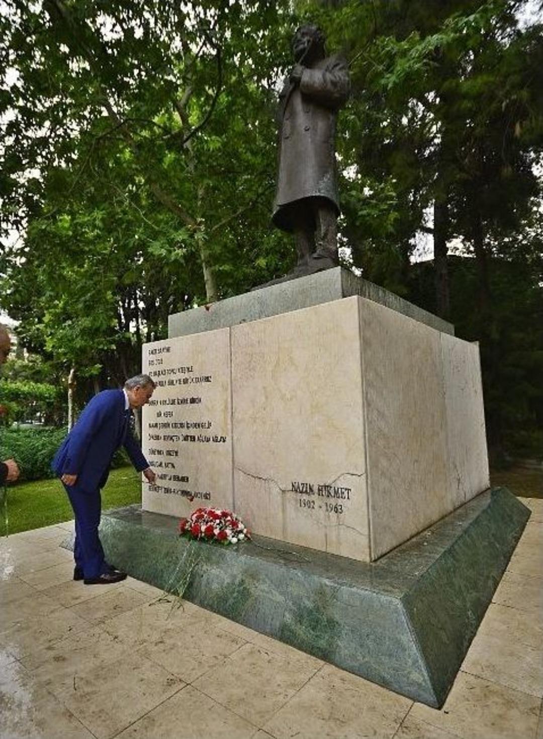 İzmir B&uuml;y&uuml;kşehir Nazım&rsquo;ı Andı