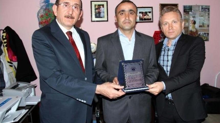 Yılın Vergi Rekortmenlerine Plaket