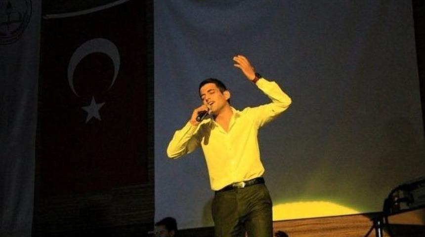 Yahya Kemal Beyatlı Anadolu Lisesi'nden Şiir Dinletisi