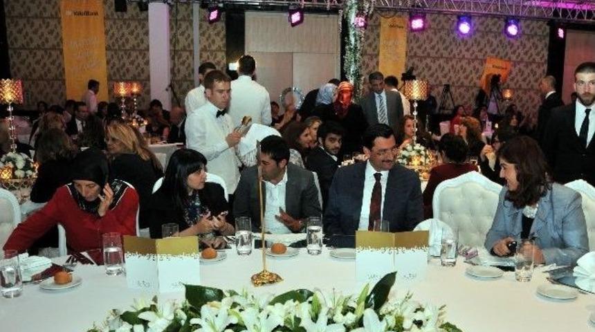 Başkan Ak &ldquo;iş&rsquo;te Kadın &Ouml;d&uuml;l T&ouml;reni&rdquo;ne Katıldı