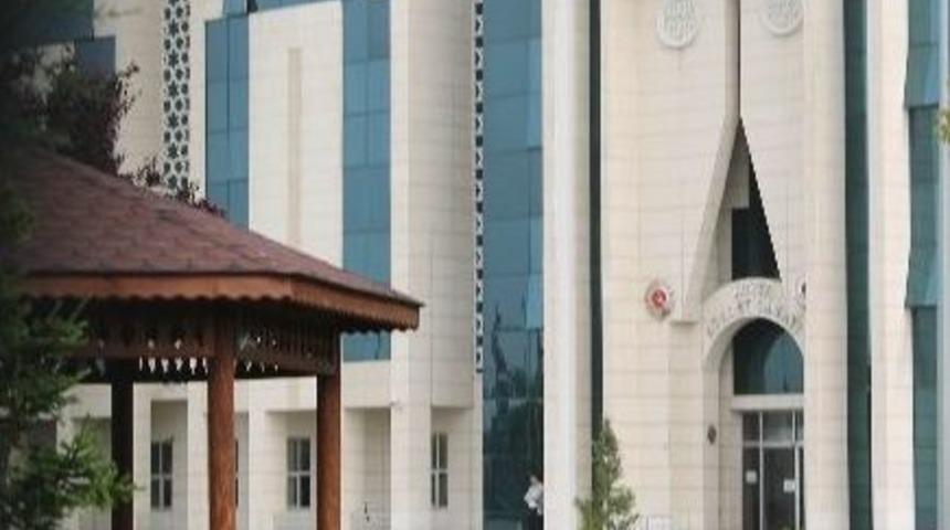 Adliyede Ş&uuml;pheli &Ccedil;anta Alarmı