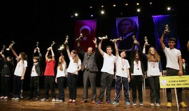 Sportif Müsabakalarda Dereceye Girenler Ödüllendirildi 2