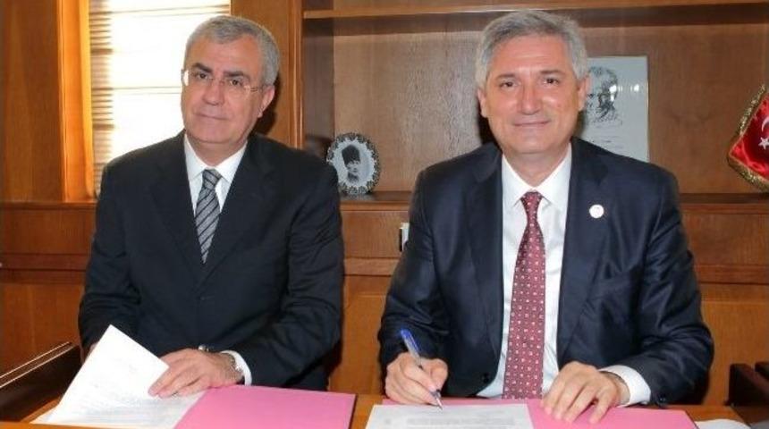 Uygulamalı M&uuml;hendislik Eğitimi Başlıyor