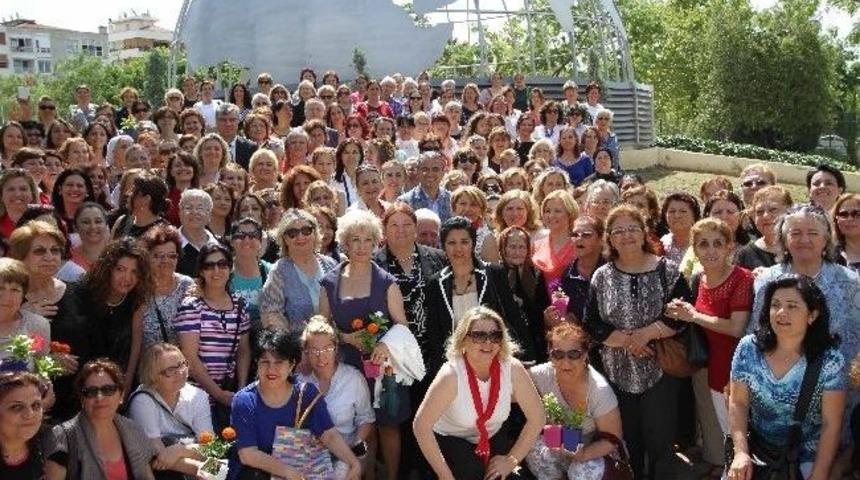 Karşıyaka&rsquo;ya Kadın Eli Değecek