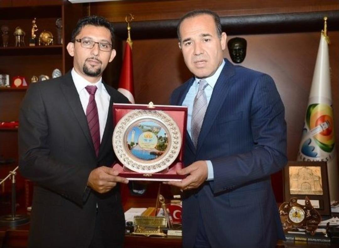 S&ouml;zl&uuml;: &ldquo;rauf Denktaş&rsquo;ın D&uuml;ş&uuml;nceleri Kıbrıs&rsquo;ta Yaşatılmalı&rdquo;