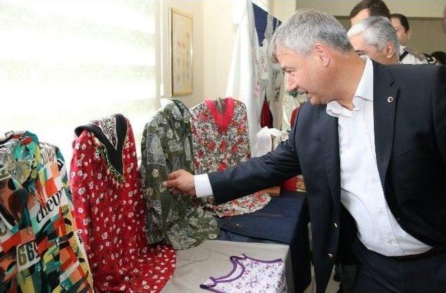 El Emeği Eserler G&ouml;r&uuml;c&uuml;ye &Ccedil;ıktı 1