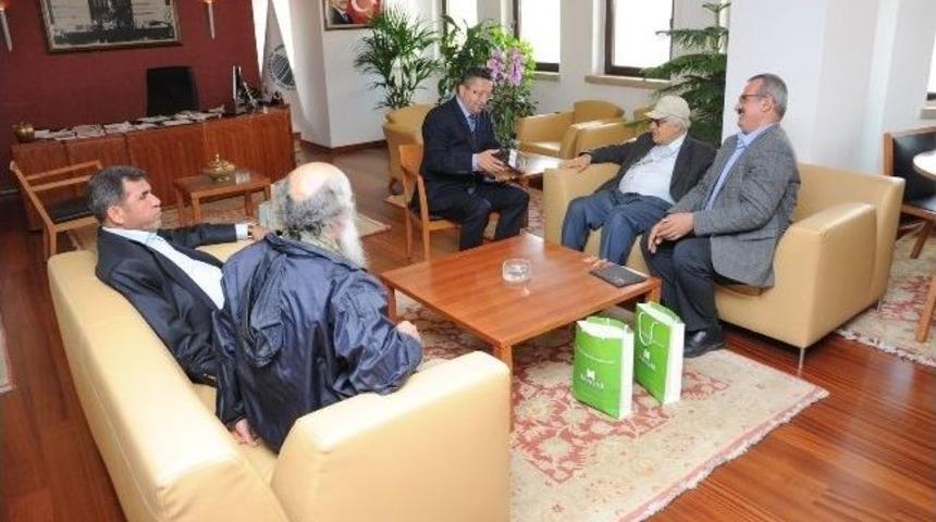 Altındağ Belediye Başkanı Tiryaki, Yazar Nuri Pakdil'i Ağırladı
