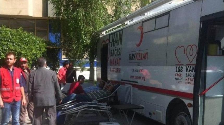 Yunak&rsquo;ta Jandarma&rsquo;dan Kan Bağışı